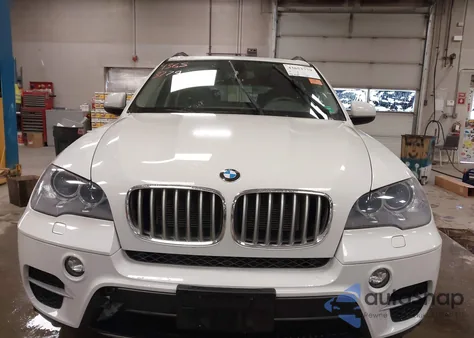 2013 BMW X5 xDrive35I/xDrive35I Premium/xDrive35I Sport Activity z USA, uszkodzony, nr VIN 5UXZV4C50D0E14975